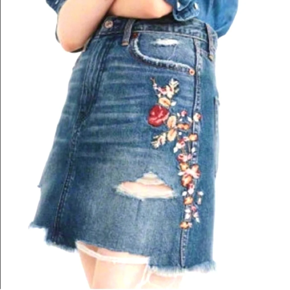 ABERCROMBIE & FITCH Jean Floral Embroidered Distressed Mini Skirt Womens Size 28